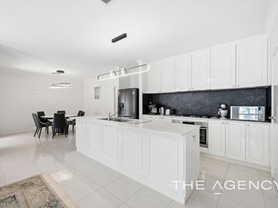 4 Buttermere Approach, Waikiki WA 6169