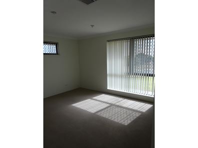 8 Viking Lane, Wandina WA 6530