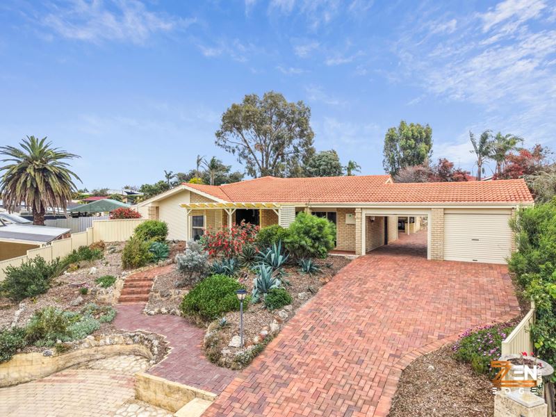 4 Teak Place, Halls Head