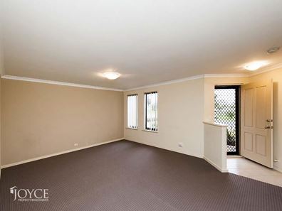 83 Shiraz Boulevard, Pearsall WA 6065