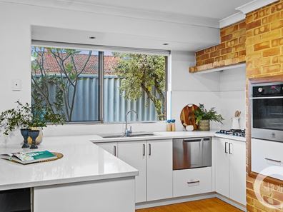 2/42 Colin Road, Scarborough WA 6019