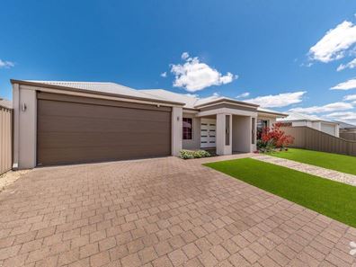 13 Elkington Pass, Huntingdale WA 6110