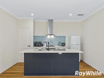 19 Montsalvat Drive, Greenfields WA 6210