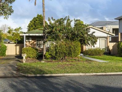 12 Earls Court, Thornlie WA 6108