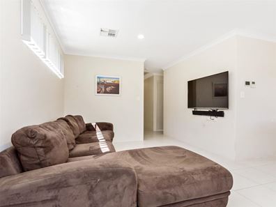 6 Macadamia Loop, Piara Waters WA 6112