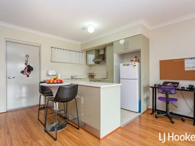 4/27 Camberwell Street, Beckenham WA 6107