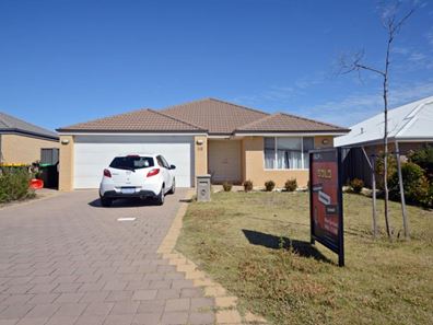 68 Leschenault Loop, Banksia Grove WA 6031