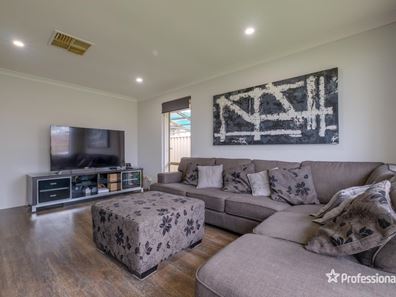 26 Redgum Way, Morley WA 6062