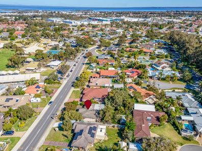 25 Glencoe Parade, Halls Head WA 6210