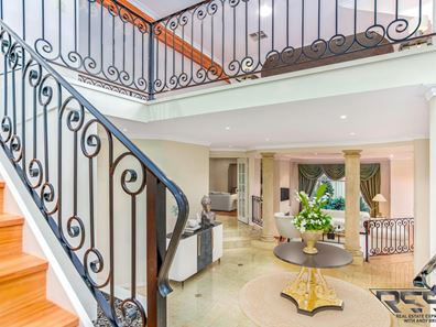 16 Peak View, Canning Vale WA 6155