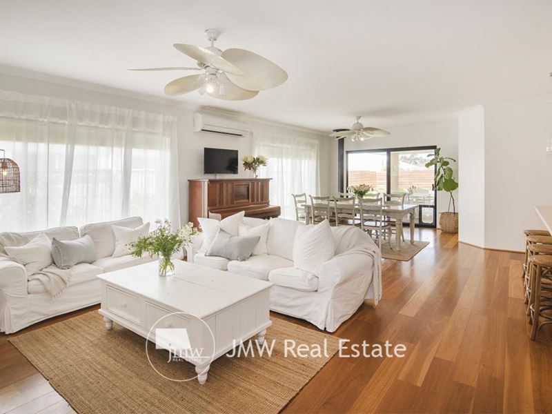 4 St Michaels Parkway, Dunsborough