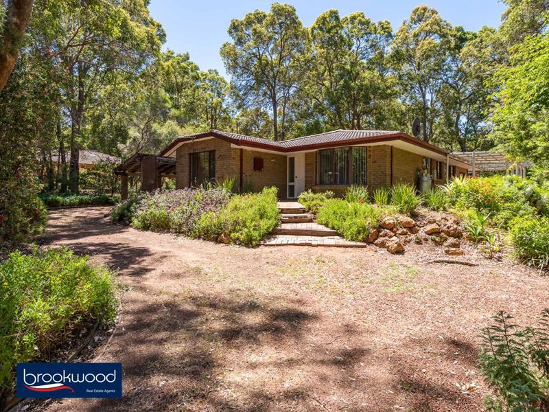 20 Council Road, Mundaring WA 6073