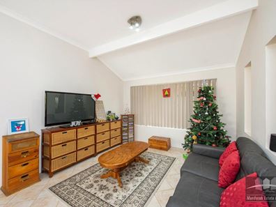 9 Lavender Gardens, Halls Head WA 6210