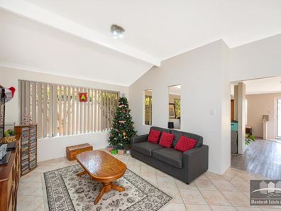 9 Lavender Gardens, Halls Head WA 6210