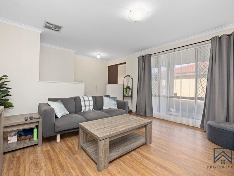 2/4 Zinnia Place, Morley