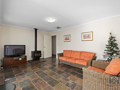 2/4 Zinnia Place, Morley WA 6062