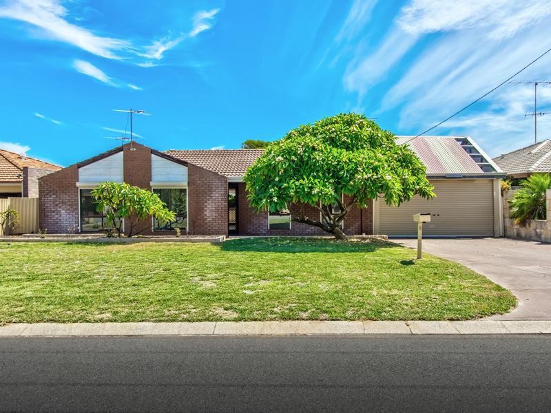 6 Voyager Crt, Cooloongup WA 6168