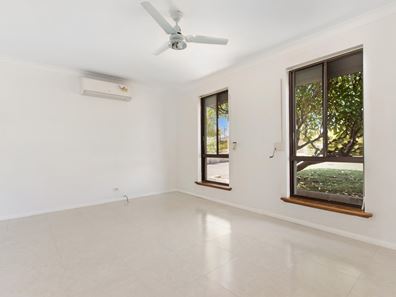 6 Voyager Crt, Cooloongup WA 6168