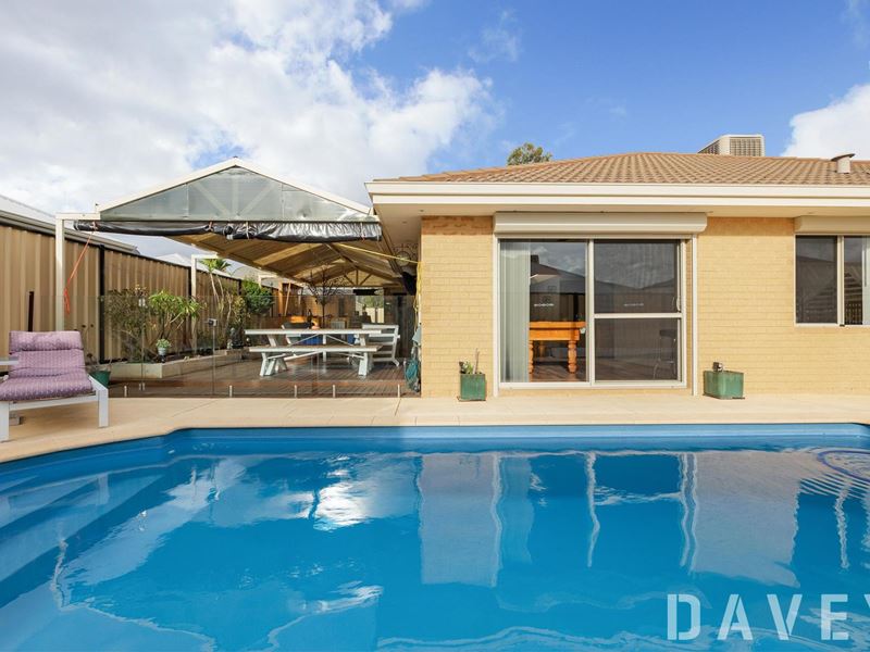 5 Moonera Way, Carramar