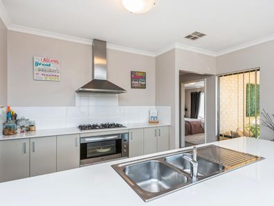 4 Ruskin Brace, Baldivis WA 6171