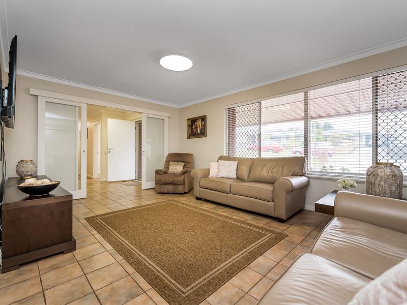 33 Thursley Way, Morley