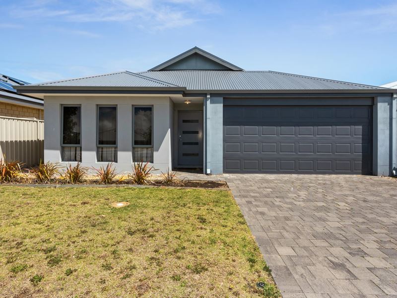 10 Binthalya Street, Golden Bay WA 6174