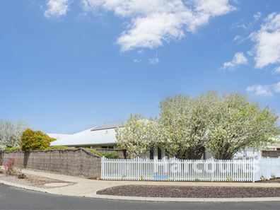 12 Matisse Way, Yalyalup WA 6280