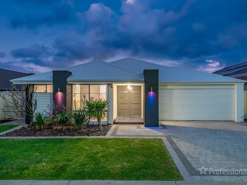 32 Cordyline Entrance, Sinagra