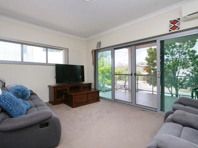 1/34 MALATA CRESCENT, Success WA 6164