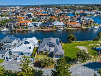 16 Genevieve Court, Halls Head WA 6210