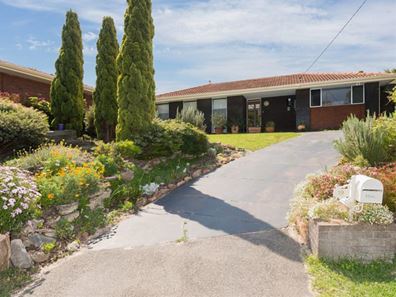 19 Debenham Way, Hillarys WA 6025