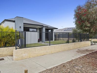 25 Lilydale Drive, Lakelands WA 6180