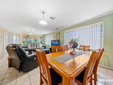 8 Tipperary Rise, Padbury WA 6025