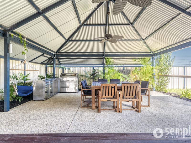 1 Cloverdale Lane, Success WA 6164