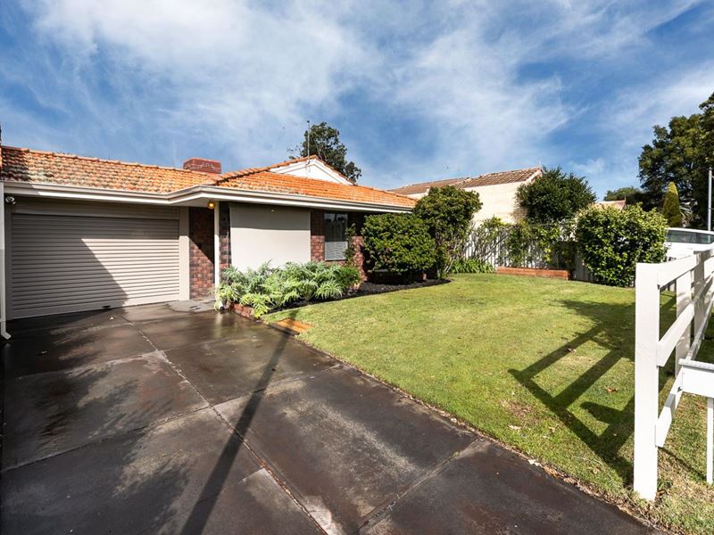 4/4 Justinian Street, Palmyra WA 6157