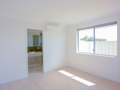 8/39 Mark Way, Wandina WA 6530