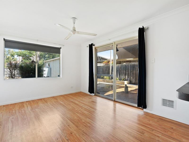 42 Fringe Lily Crescent, Ellenbrook