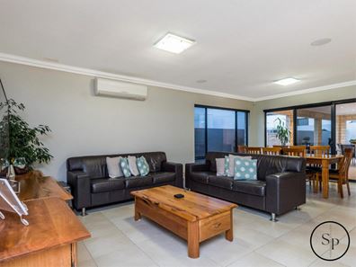 5 Conch Way, Wannanup WA 6210