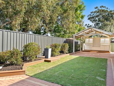 5A Shann Grove, Kardinya WA 6163