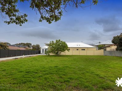 25 Alexander  Road, Rivervale WA 6103