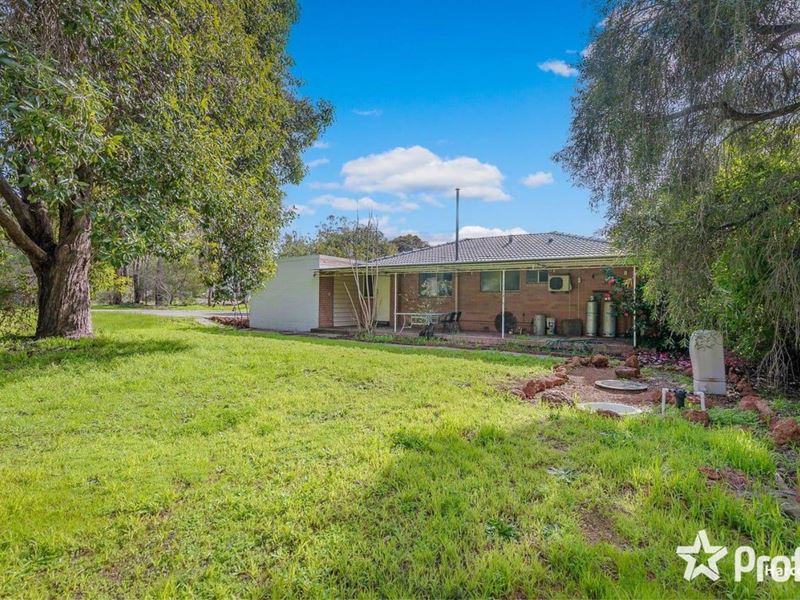 10 Wygonda Road, Roleystone WA 6111