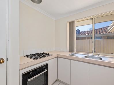 3/16 Herndon Close, Cannington WA 6107