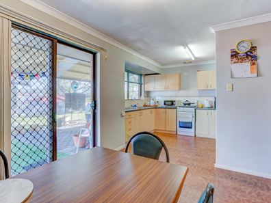 4 Shaw Close, Withers WA 6230