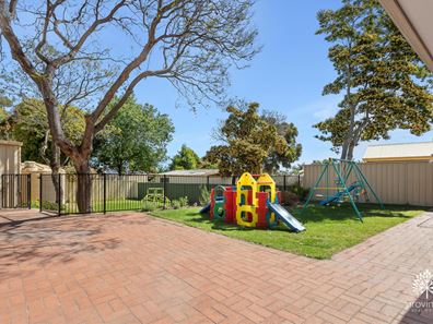 8 Barwon Street, Lesmurdie WA 6076