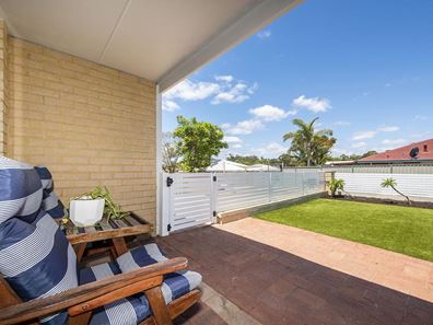 32 Mangrove Circuit, Banksia Grove WA 6031