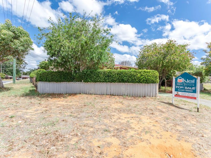 2 Hakea Road, Camillo WA 6111