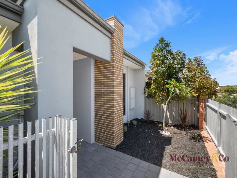 43 Roulettes Parade, Clarkson