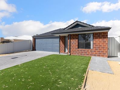 16 Braeburn Loop, Wattle Grove WA 6107