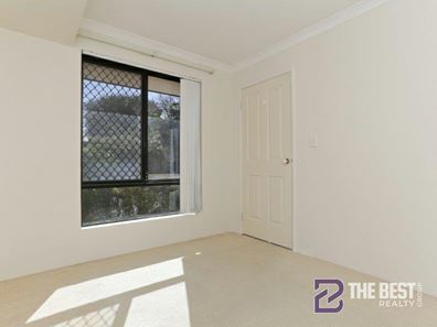 4G Ball Place, Queens Park WA 6107