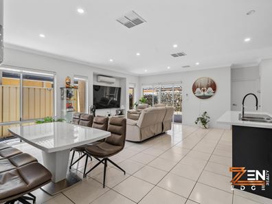 1 Covent Fairway, Pearsall WA 6065